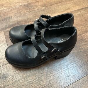 Classic Black Platform Mary Jane Shoes with Double Straps